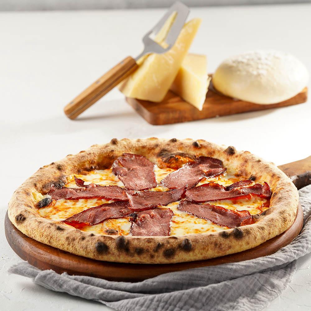 Bresaola pizza